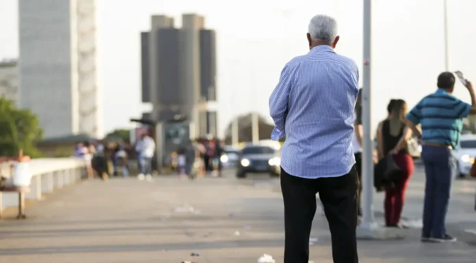 Anvisa aprova medicamento para retardar avanço do Alzheimer