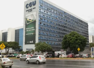 Dificuldade em acessar serviço digital torna idoso vulnerável a golpes