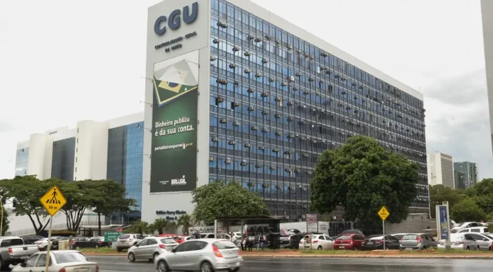 Dificuldade em acessar serviço digital torna idoso vulnerável a golpes