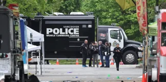 Homem joga carro contra dezenas de pessoas no Canadá; 11 morreram