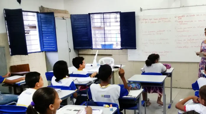 Aprendizagem na educação básica ainda não retomou níveis pré-pandemia