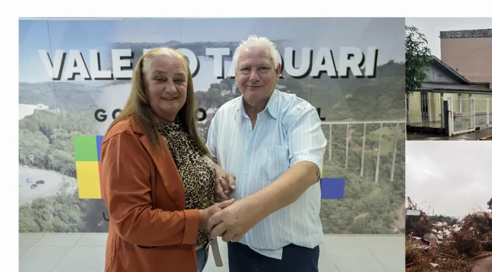 Um ano após enchentes, gaúchos celebram conquista de novas casas