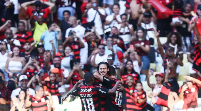 Flamengo sobra e goleia o Corinthians no estádio do Maracanã