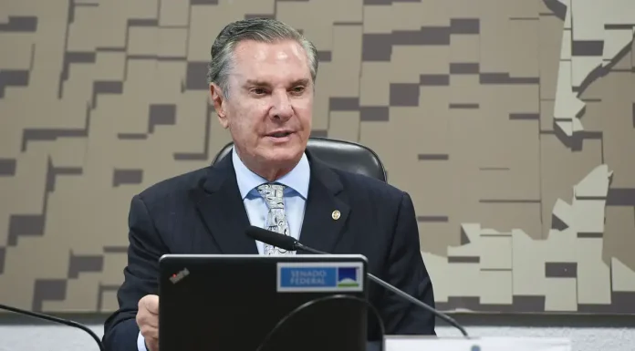 Moraes dá 48 horas para defesa de Collor apresentar íntegra de exames