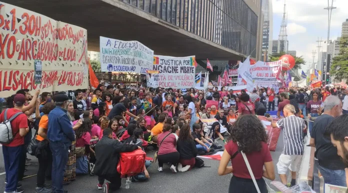 Movimentos sociais fazem ato “combativo” em SP pelo Dia do Trabalhador