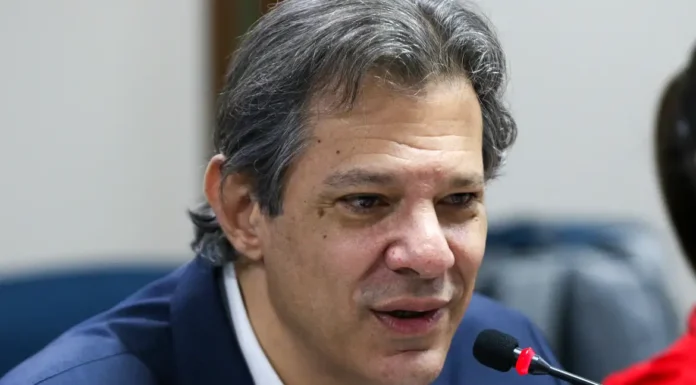 Haddad viaja à Califórnia para buscar investimentos em data centers