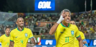 De forma dramática, Brasil vence Itália no Mundial de futebol de praia