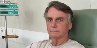 Jair Bolsonaro tem alta após três semanas internado em Brasília
