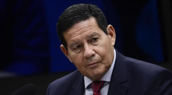 Mourão diz que não participou de reunião golpista no governo Bolsonaro