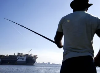 Especialistas alertam para risco de novas frentes de petróleo no país