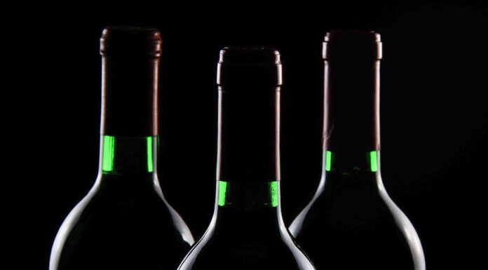 Bares e fabricantes treinam empresas para identificar bebidas falsas