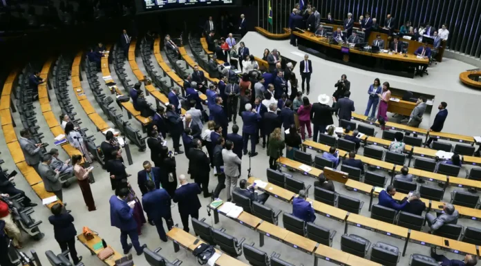 Congresso dá 10 dias para governo ter alternativa ao aumento do IOF