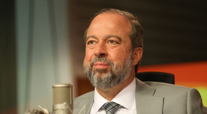 Não precisaremos do horário de verão neste ano, diz Alexandre Silveira