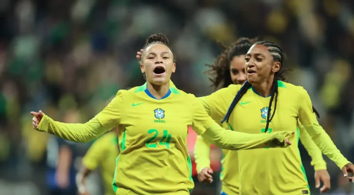 Dudinha brilha e seleção feminina derrota Japão no frio paulistano