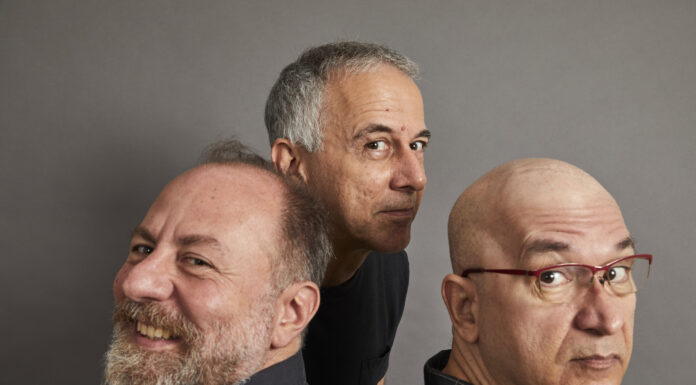 Os Paralamas do Sucesso celebram 40 anos de clássicos no palco do Espaço Unimed