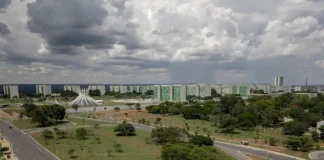 Lula sanciona lei que estrutura carreira e reajusta salários