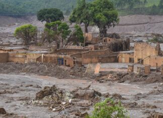 Desastre de Mariana completa 10 anos e moradores ainda buscam justiça