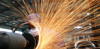 Indústria recua em nove locais pesquisados pelo IBGE