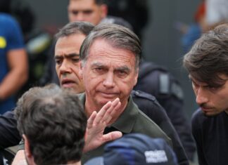 Bolsonaro passa por audiência de custódia neste domingo