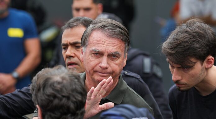 Bolsonaro passa por audiência de custódia neste domingo