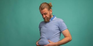 Homens: você sabia que as enzimas podem ajudar a combater a gordura localizada? Descubra como