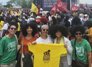 Com cerca de 500 mil pessoas, Marcha das Mulheres Negras toma Brasília