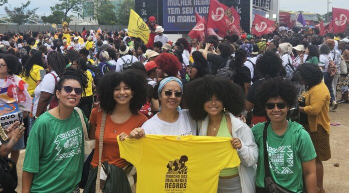 Com cerca de 500 mil pessoas, Marcha das Mulheres Negras toma Brasília