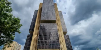 Copom eleva juros básicos da economia para 15% ao ano