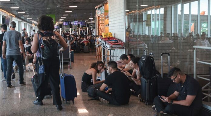Passageiros de Congonhas relatam cansaço e falta de suporte de aéreas