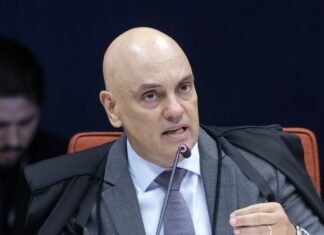 Moraes autoriza visitas de filhos a Bolsonaro durante internação