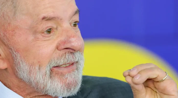 Lula defende aumento do IOF como forma de financiar gastos públicos