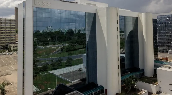 INSS estima iniciar ressarcimento de aposentados no dia 24 de julho