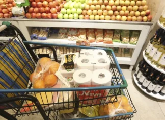 Preços de alimentos caem e prévia da inflação de junho fica em 0,26%