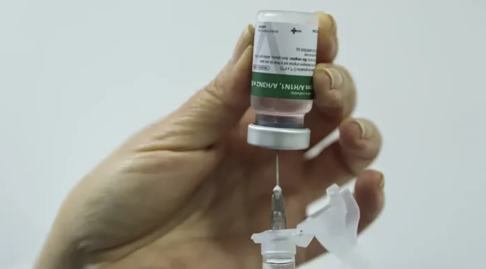 Estado do Rio tem postos volantes para ampliar vacinação contra gripe