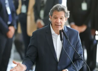 Ministro da Fazenda nega alteração da meta fiscal