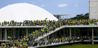 STF condena réu que furtou bola autografada por Neymar no 8/1