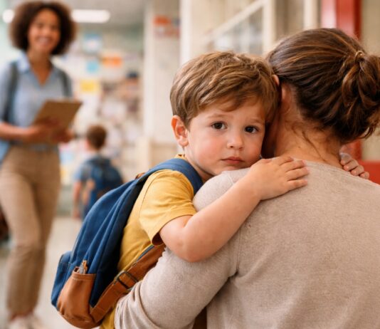 Início da vida escolar pede adaptação emocional na primeira infância