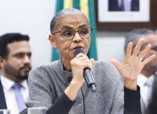 Marina Silva sofre novos insultos em comissão no Congresso