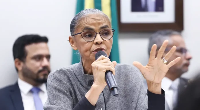 Marina Silva sofre novos insultos em comissão no Congresso