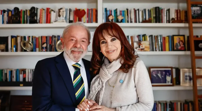 Cristina Kirchner está com gana de luta, diz Lula após visita