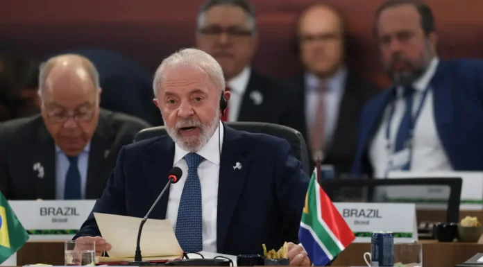 Lula critica incentivos financeiros ao setor de combustíveis fósseis