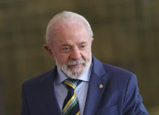 Brasil responderá tarifaço dos EUA com lei de reciprocidade, diz Lula