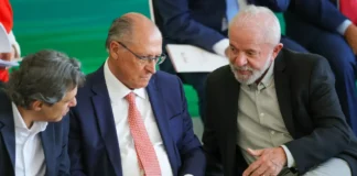 Governo vai trabalhar para reverter taxação dos EUA, diz Alckmin