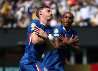 Sob a batuta de Palmer, Chelsea derrota PSG para conquistar o mundo