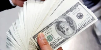 Dólar sobe para R$ 5,58 com agravamento de tensões com EUA