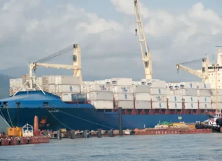 Para câmaras de comércio, tarifa de 50% afeta economia norte-americana