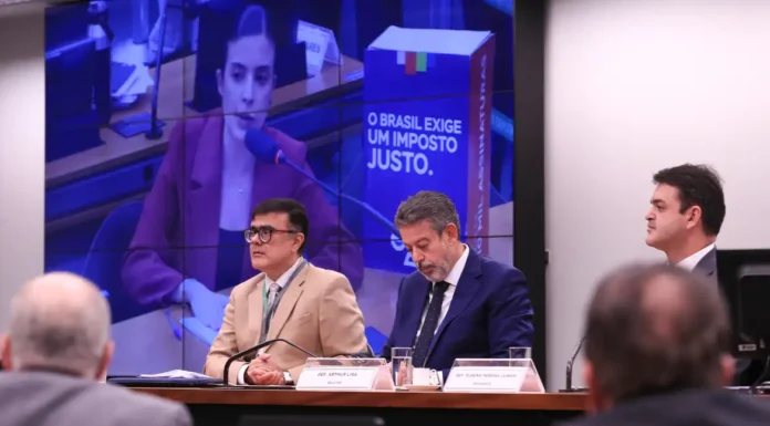 Comissão da Câmara aprova isenção do IR para quem ganha até R$ 5 mil