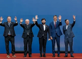 Brasil, Chile, Colômbia, Uruguai e Espanha defendem democracia