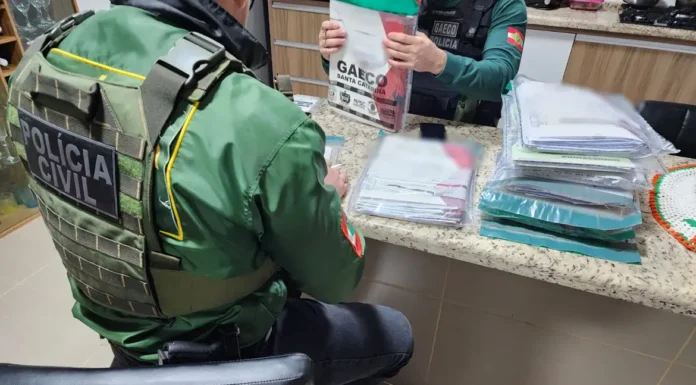 Seis advogados são presos por suspeita de lesar mais de mil idosos