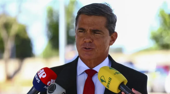 General diz que visitou acampamento golpista como cidadão